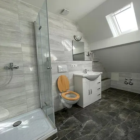 Einstein Apartment *